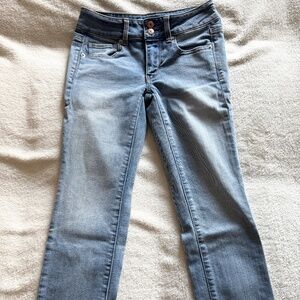 Artist Crop Super Stretch, Size 00, Short Length, Light Wash